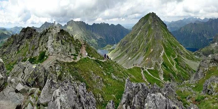 Widoki z tych szczytów cię zachwycą! Ranking gór, na które musisz się wspiąć!