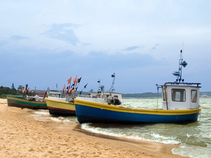 Plaże z krystalicznie czystą wodą nad Bałtykiem - Emoti.pl